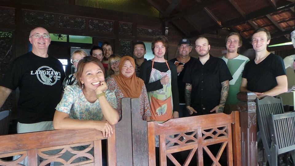This was from 29/10 when Mew was in KL. (Sadly no Bo and Silas though maybe they didnt like to cook)
